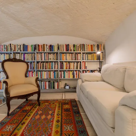 L'angolo Del Libro By Wonderful Italy * טורינו