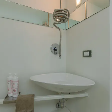 L'angolo Del Libro By Wonderful Italy * Torino